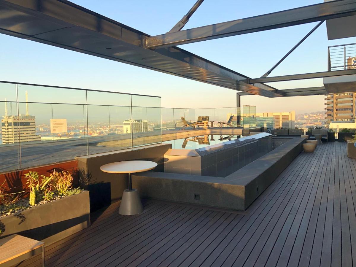 16 On Bree Luxury Studio Apartment With City Mountain Views Le Cap Extérieur photo